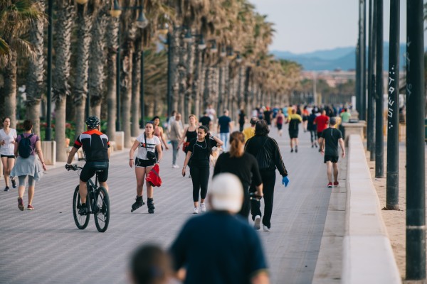 Miles de corredores y un reto: guardar la distancia