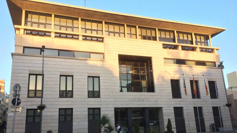 La teleasistencia domiciliaria de Burriana atiende ya de manera permanente a 124 vecinos