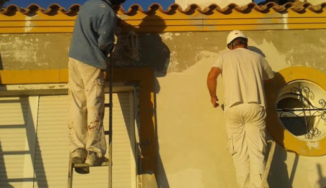 La construcción exige que se aclare cuándo volverán a las obras en los edificios habitados