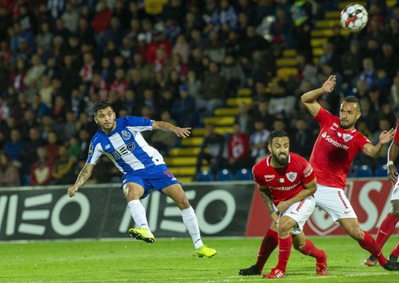 La liga portuguesa volverá el último fin de semana de mayo a puerta cerrada