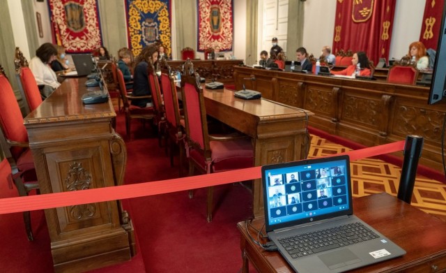 Pleno 'interruptus': la tecnología y los concejales de Cartagena duermen en camas separadas