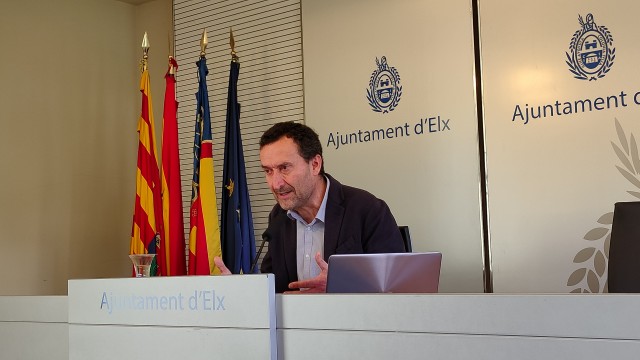 El alcalde de Elche pide al Gobierno “repensar” las condiciones de desescalada en la hostelería
