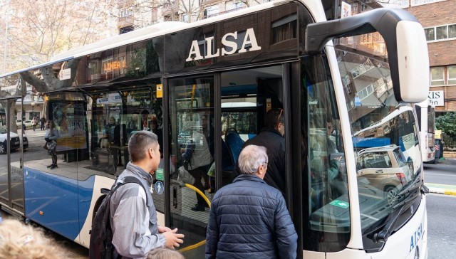 Autobuses lanzadera y refuerzo de líneas para reducir el tráfico en el centro de Cartagena