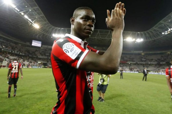 Balotelli renueva con el Niza
