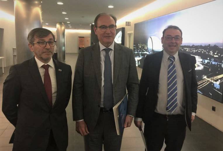 El azulejo reclama mayor autonomía para el sector privado en la elaboración de pruebas diagnósticas