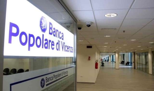 Ligera apertura alcista de un Ibex 35 que 'pasa' (de momento) de lo que sucede en Italia