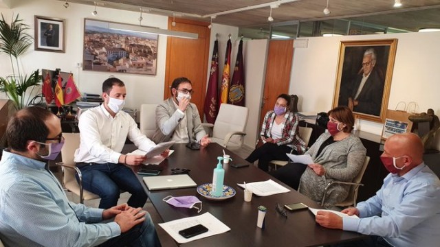 Lorca cierra un acuerdo para sacar adelante su plan de reactivación