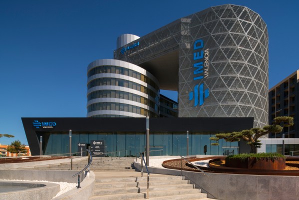 Recibe el alta el último paciente ingresado por Covid-19 en IMED Valencia