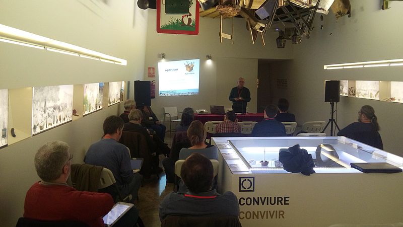 Etnologia i Prehistòria posen en marxa

dos viquiconcursos dedicats a la

fotografia i l’edició