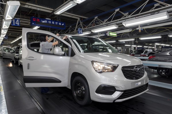 El sector del automóvil muestra su 