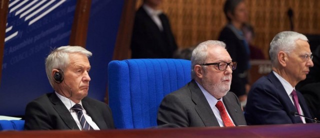 El Partido Popular Europeo retira su confianza en Pedro Agramunt