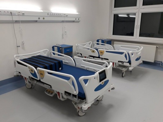 Otra empresa de Ibi se lanza a fabricar soportes para 5.000 camas hospitalarias que comercializa un operador europeo