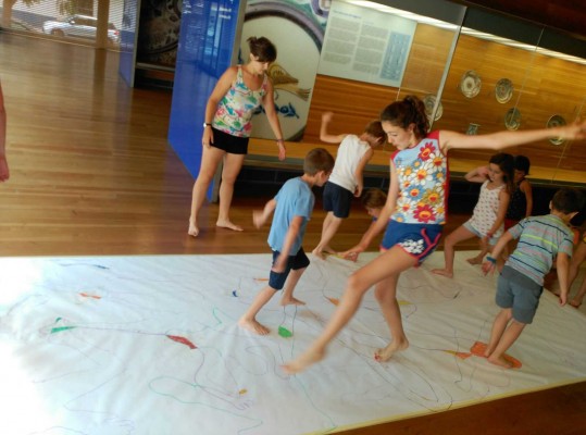 L'Aula d'Estiu del Centre del Carme acull a 25 estudiants on el mètode d'aprenentatge és el joc
