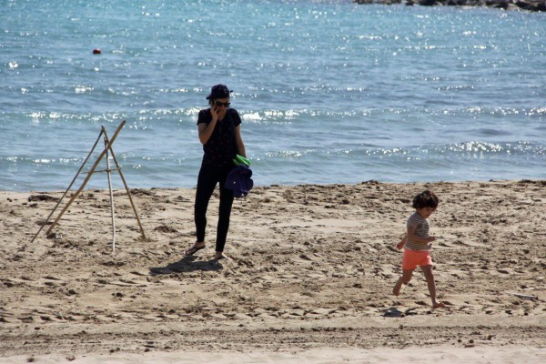 El Campello activa un dispositivo especial ante la apertura de playas para dar paseos con los niños