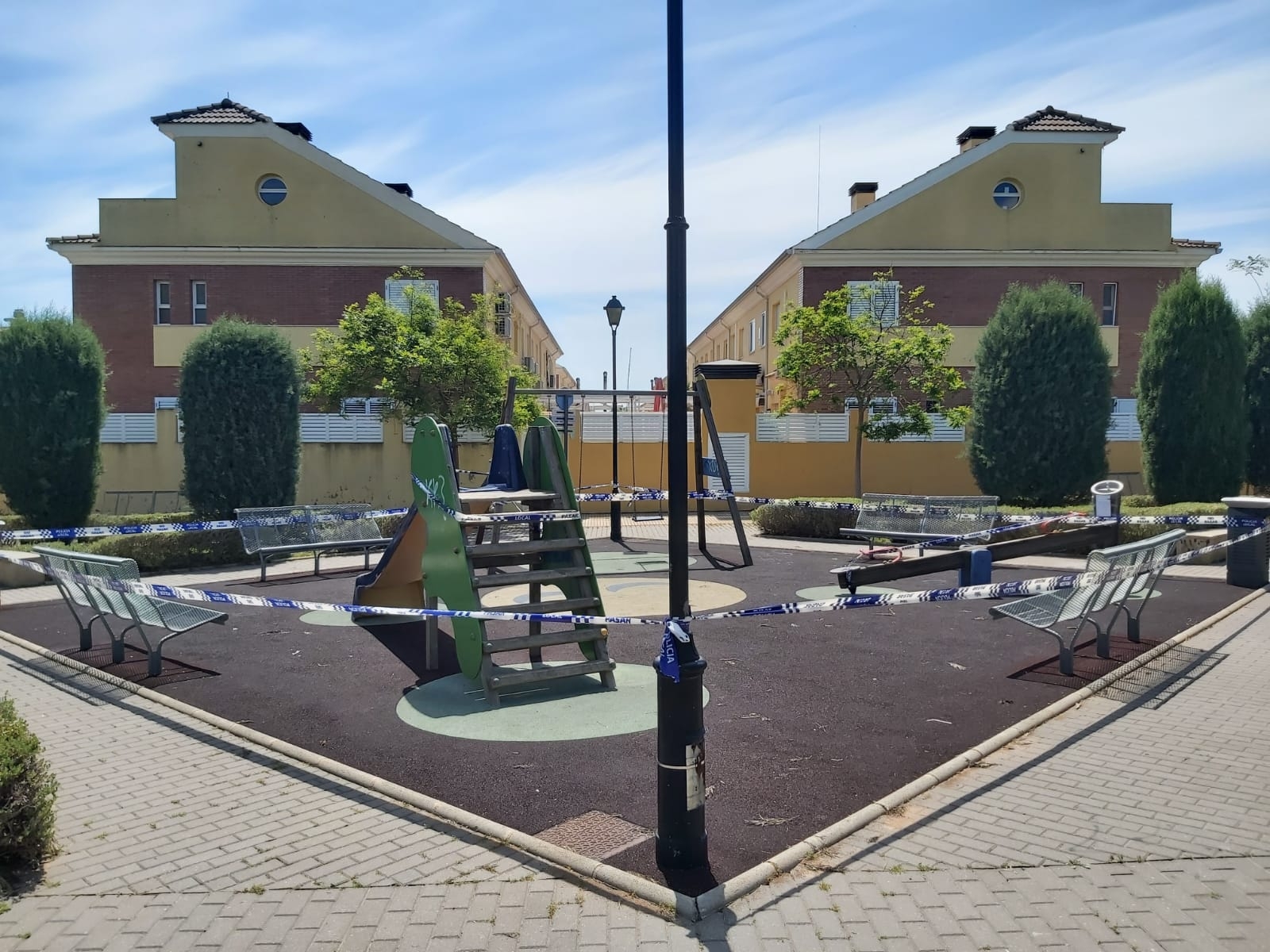 Benicàssim intensifica la limpieza y desinfección en los paseos marítimos