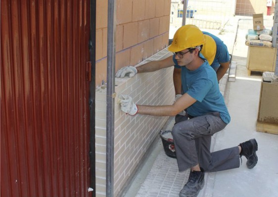 Ochenta desempleados se forman en especialidades de la construcción y la hostelería
