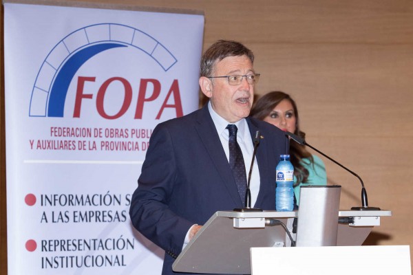 El Consell busca una fórmula público-privada para construir colegios y que no compute como deuda