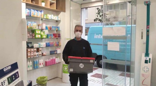 Hefame realiza gratuita y solidariamente el reparto a todas las farmacias de las mascarillas del Gobierno regional