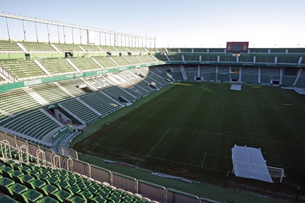 Jugar sin público hasta 2021: un palo para el Elche que ronda los 1,3 millones de euros