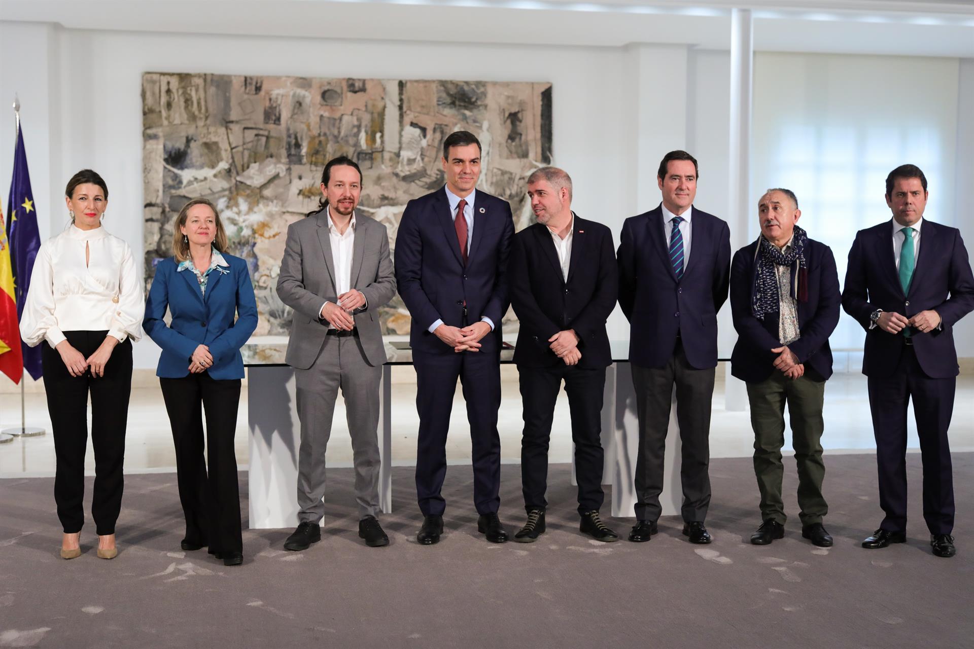 Sánchez, patronal y sindicatos coinciden en la necesidad de un pacto de reestructuración en España