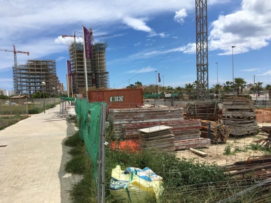 Los promotores piden avales, bolsas de empleo y un IVA al 4% para impulsar la venta de vivienda