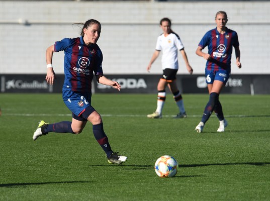 Estoy al ciento por ciento entregada en el Levante y cuando acabe el contrato a ver qué acordamos el club y yo