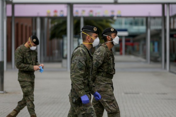 Las Fuerzas Armadas empiezan a reducir el número de militares implicados en la lucha contra el Covid-19