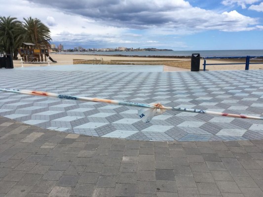 El distintivo de 'seguridad turística' de Alicante: turnos de comida, platos individuales y mamparas