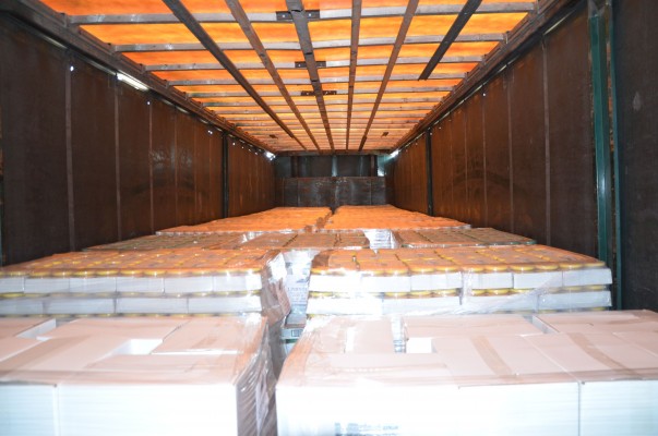 Las empresas de alimentación donan 25 toneladas de productos a Cáritas