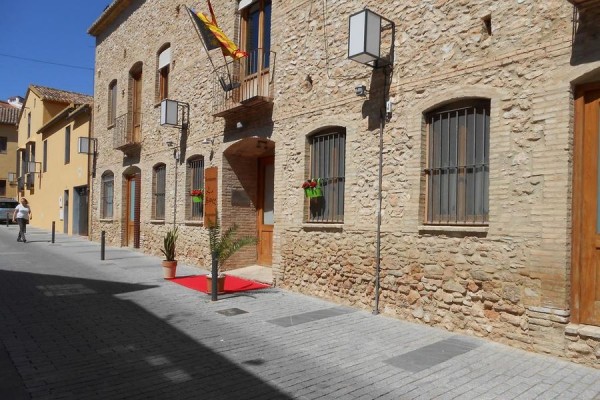 Un hotel cerrado al público de Riba-roja cede de forma gratuita sus 9 habitaciones para familias sin hogar