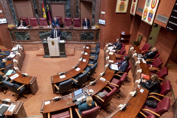 La Comunidad convertirá en propietarias a 650 familias que vivían en alquiler social 