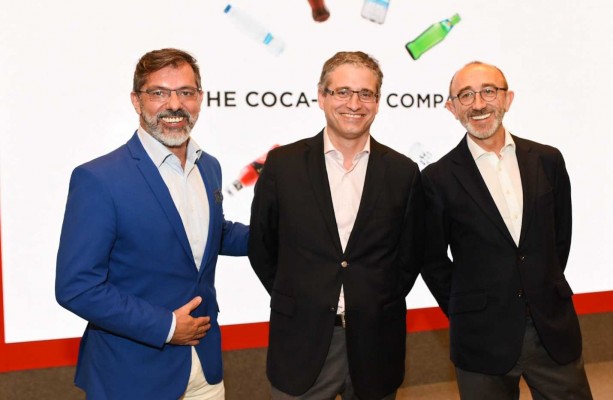 Coca-Cola da un giro hacia productos con menos azúcar y envases pequeños