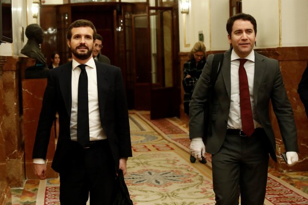 Los partidos políticos y las familias estallan contra el Gobierno por el permiso de salida de los niños