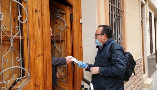 L’Ajuntament de Torrent comença el repartiment de les màscares higièniques als domicilis