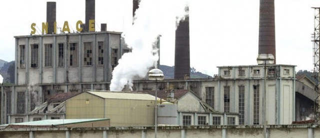 Sniace paraliza el 'contrasplit' por falta de quórum en la junta