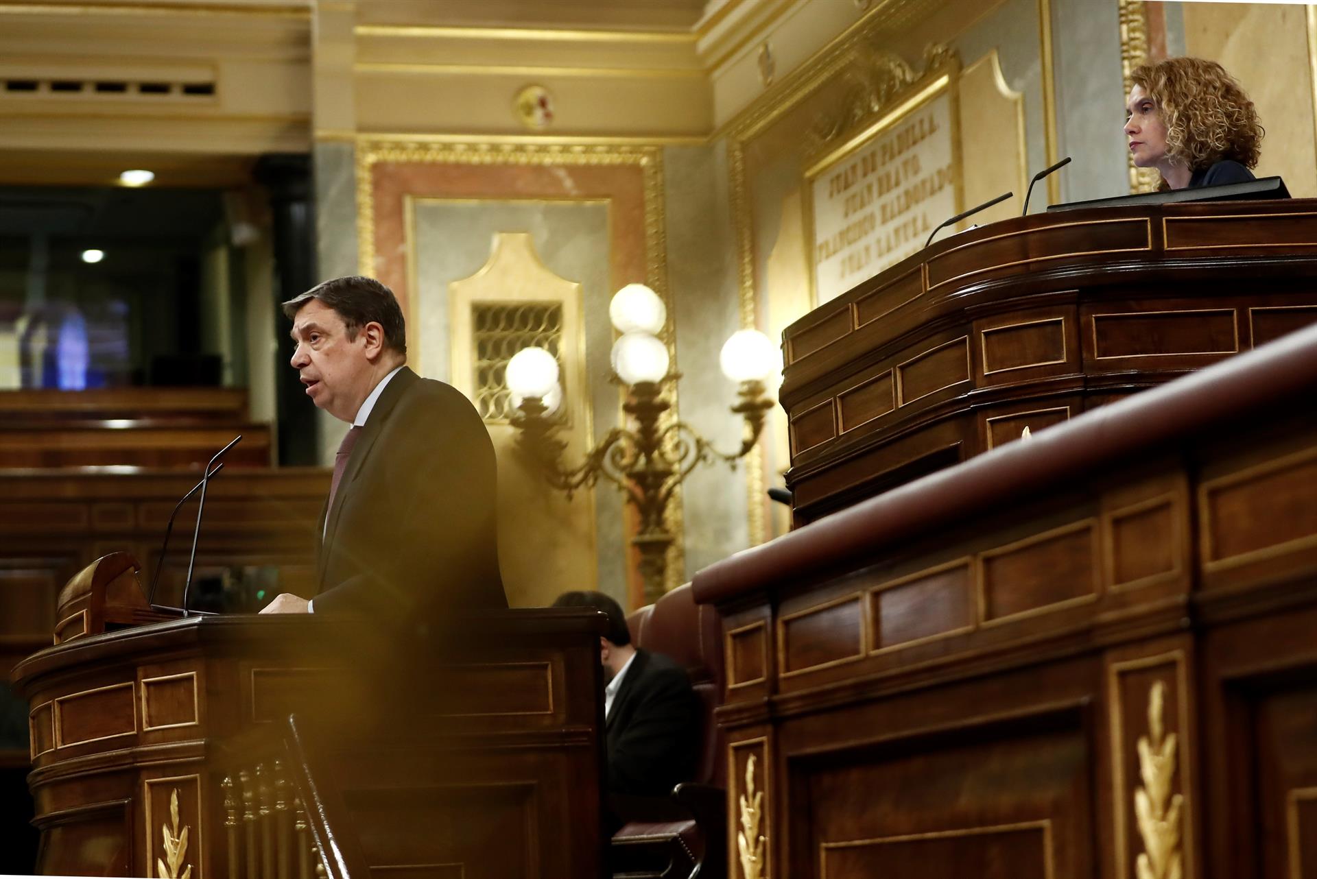 El Congreso vota este miércoles el decreto ley que facilita la contratación en el campo de parados