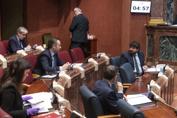 El Gobierno saca adelante los Presupuestos con la abstención de Vox y sin atender la congelación del IRPF