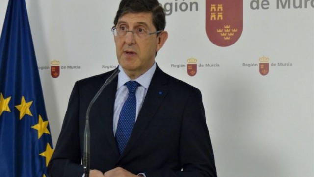 Salud asegura que hasta ahora no hay contagiados entre los sanitarios aislados por las mascarillas defectuosas 