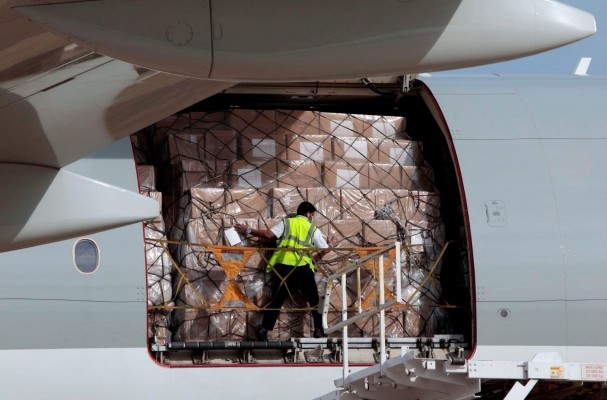 Llega el decimocuarto avión con 50,8 toneladas de material sanitario adquirido por la Generalitat