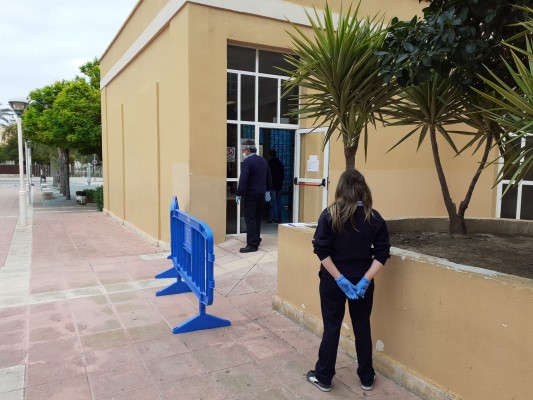 La Vila hace entrega de 45.000 euros en ayudas a las familias con menos recursos 