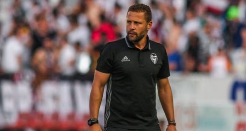 Curro Torres tiene oferta para seguir pero escucha al Lorca y piensa en crecer