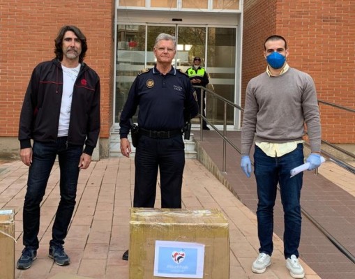 Los hosteleros del Centro de Alicante donan 5.000 mascarillas tras su campaña de 'crowfunding'