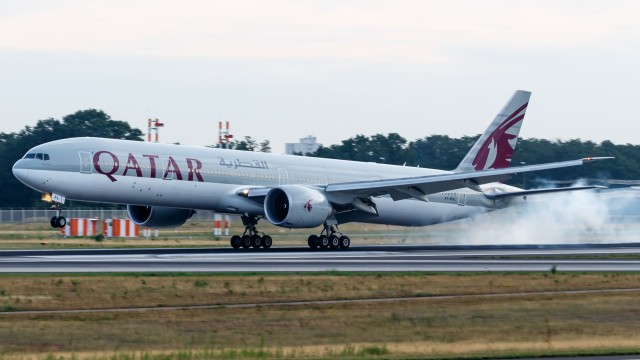 El decimocuarto avión con material sanitario adquirido por la Generalitat llegará esta tarde