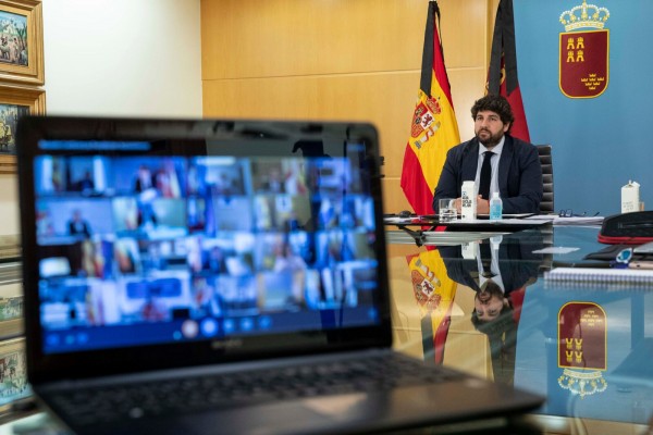 López Miras y su videoconferencia con Pedro Sánchez: muchas dudas y pocas certezas