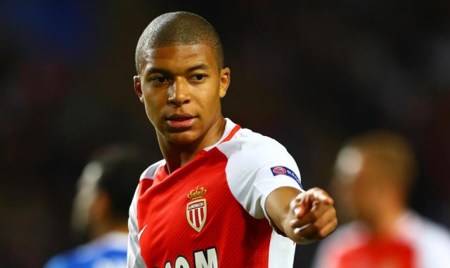 Para Florentino Pérez es complicado que el francés Mbappé llegue este año
