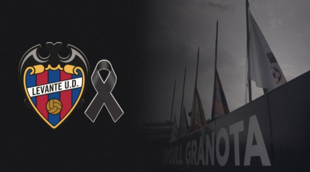 Las banderas en el Ciutat de València ondean a media asta por Covid-19
