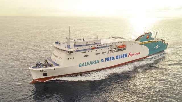 Baleària realiza más de 1.000 salidas y recorre más de 75.000 millas con productos de primera necesidad
