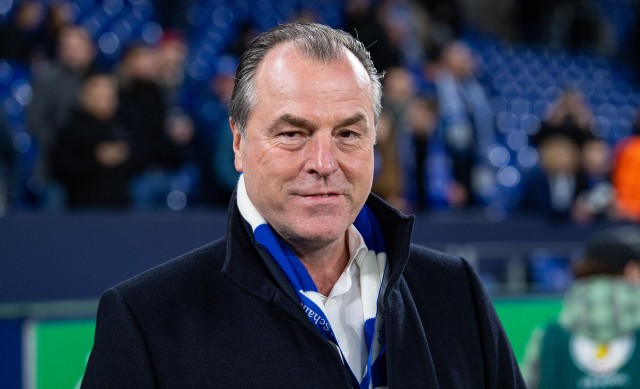  El presidente del Schalke ofrece el laboratorio de su empresa para hacer pruebas de coronavirus