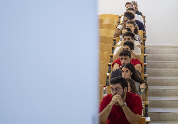 Celaá no contempla aplazar la Selectividad hasta septiembre: 