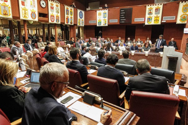 Ciudadanos propone abrir la Asamblea en verano